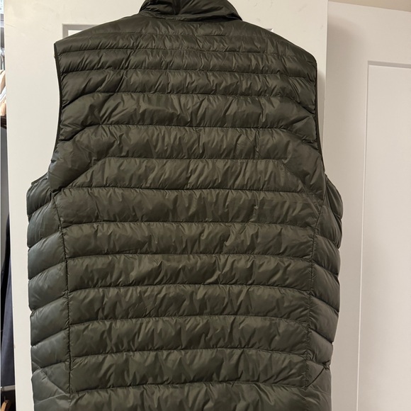 Polo by Ralph Lauren Men's Olive Puffer Vest - Picture 3 of 3